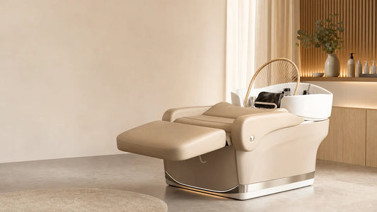 Fauteuil Head Spa professionnel dans une cabine de salon élégante