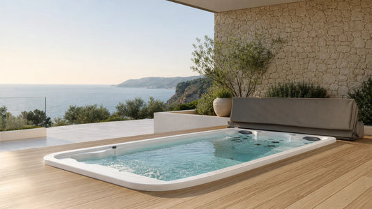 Spa sur mesure installé sur une terrasse contemporaine